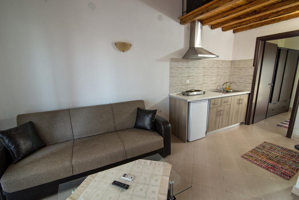 Theano Apartments ซาร์ตี ภายนอก รูปภาพ