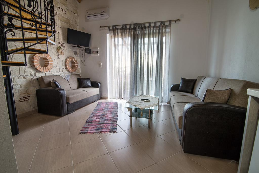 Theano Apartments ซาร์ตี ภายนอก รูปภาพ