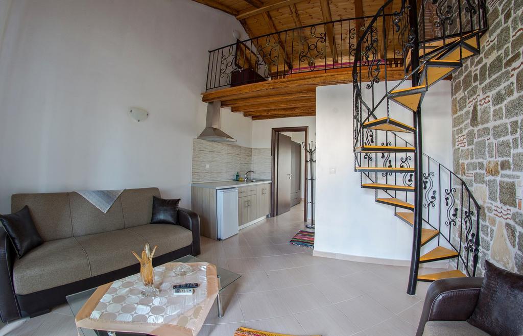 Theano Apartments ซาร์ตี ภายนอก รูปภาพ